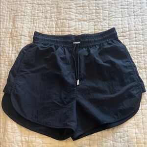 Varley Harmon High Rise Short black 4” medium
